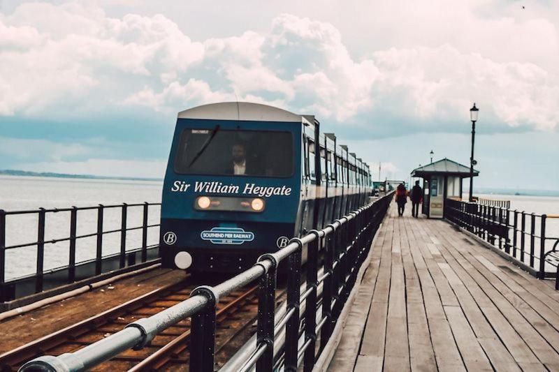 Seafront Suites - Close To Beach, Train Station & Southend Airport Southend-on-Sea Exterior photo